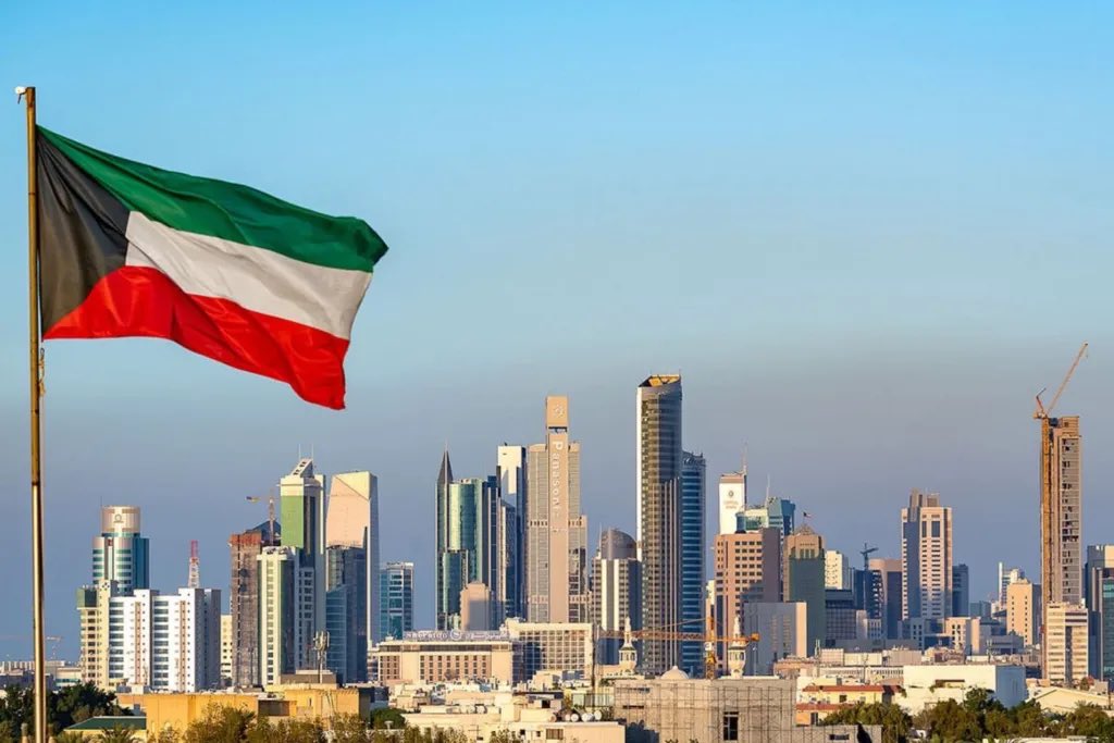 #الكويت أرض لا تُقاس بمساحتها، بل بعمق محبتها في النفوس، هي الوفاء في وقت الشدّة، وهي العزّ في وقت الرخاء، وهي التاريخ الذي صاغته التضحيات والمواقف المشرفة.نفتخر بانتمائنا لها، ونزداد إخلاصاً كلما اشتدت التحديات، لأن الكويت ليست مجرّد وطن بل هي هوية وكرامة.