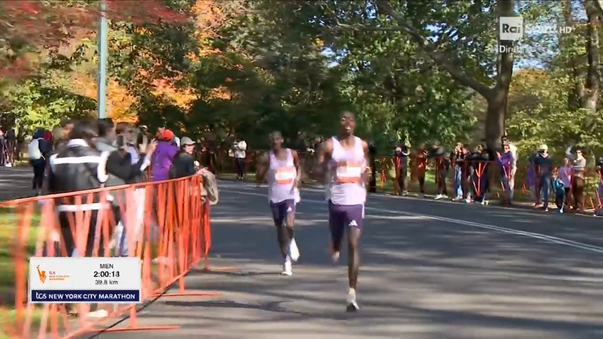 Benson Kipruto on his way to sub2:09
#NYCM
