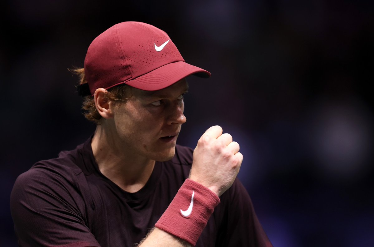 NUMERO UNOOOOOOOOOOOOO🤩
 
Niente da fare per Félix Auger-Aliassime... la finale francese è di Jannik Sinneeeeeeeeeeeeeeeerrrr! 🎾

Primo Masters 1000 della stagione, primo titolo a Parigi e…
PRIMO POSTO NEL RANKING!💪

TUTTI IN PIEDIIIIIIIIIIIIIIIIIIIIIII 💚🤍♥️

#ItaliaTeam