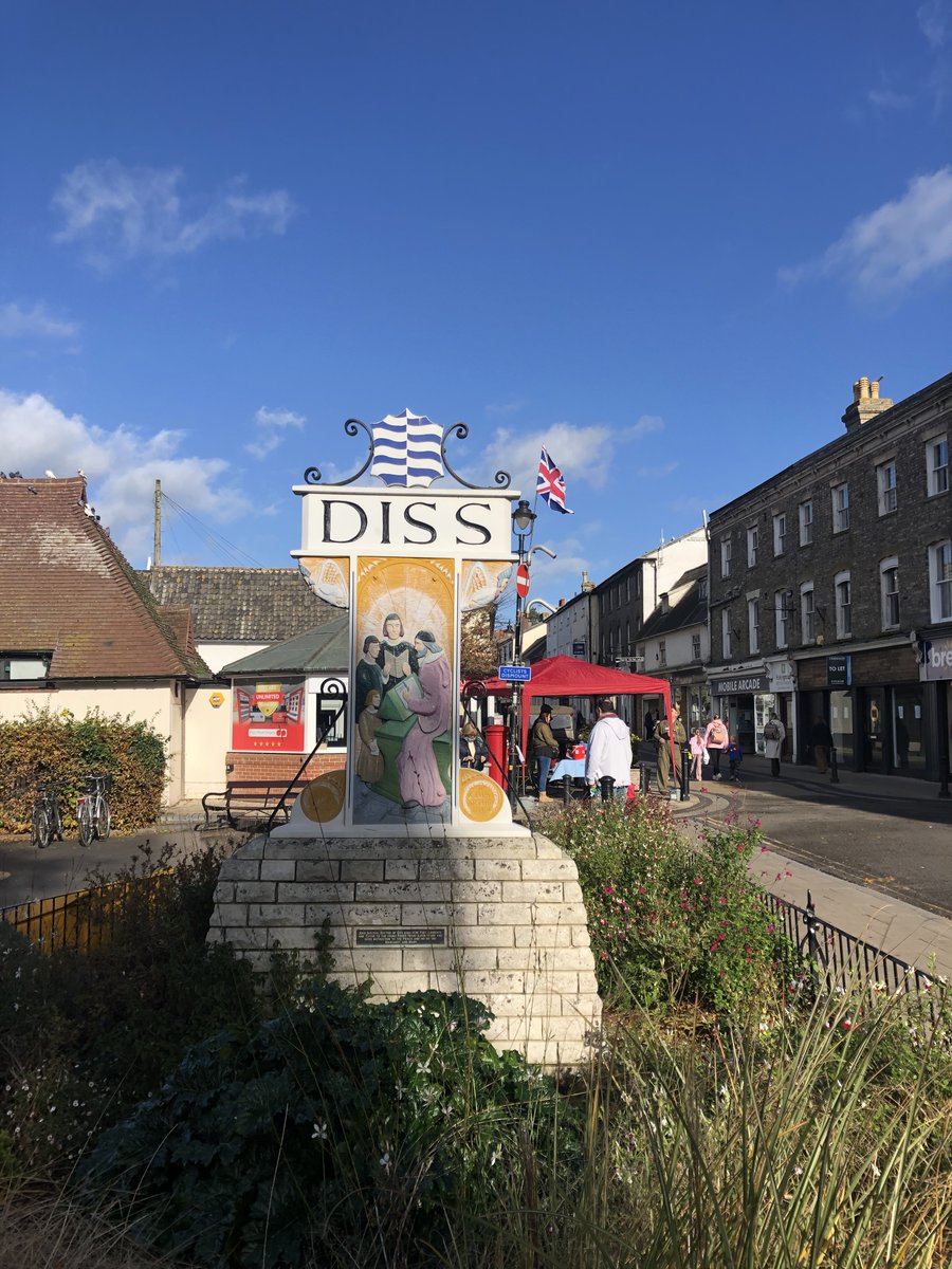 JamBriggs's tweet image. When you've cycled a David Bowie lyric 'From Ibiza to the Norfolk Broads' there's only one county to go and do your first book signing. Thanks Norfolk and the brilliant folk at Diss Publishing Bookshop!

#Bowie #Diss #Norfolk #bookstoread #debutauthor