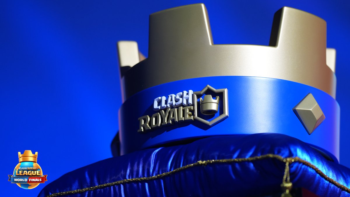 👑 The trophy awaits 👑

Months of battles. Countless crowns. Every moment has led to this.

Only one will raise it and become the #CRL25 World Champion!