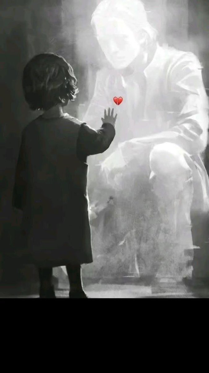 أبي، لم تغب تفاصيلك عن قلبي يومًا،
أراك في يقظتي قبل أحلامي…
وحين أحلم بك، تكون قريبًا جدًا…
لكن ملامحك تذوب قبل أن ألمس وجهك،
ورغم ذلك، رأيت قلبك الراحل واضحًا،
وشعرت بحبّك الذي لا يموت.. 
#عبود_باعشن_رحمه_الله 
#مها_عبود_باعشن
#مها_والروح