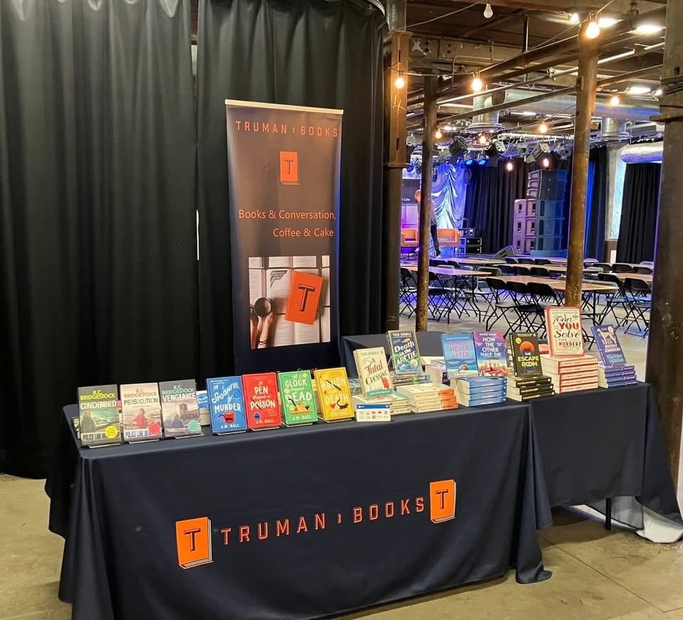 What a brilliant time at the #FarsleyLitFest
Crime Day at <a href="/OldWoollen/">The Old Woollen</a> was full of laughs, great chat &amp; talk of the perfect whodunnit.
Loved sharing the stage with @NatalieAnderson &amp; J.M Hall thanks <a href="/TrumanBooks/">Truman Books</a> Amanda &amp; Kat for your hospitality! ❤️ #AuthorsLife #Sunday