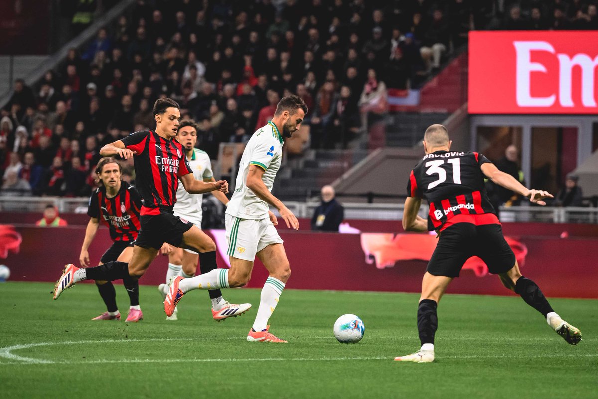 𝐅𝐞𝐜𝐡𝐚𝟏𝟎❌𝐌𝐢𝐥𝐚𝐧 𝟏 - 𝟎 𝐑𝐨𝐦𝐚

Como se ESPERABA, la Roma iba a desperdiciar la oportunidad como siempre, ante un Milan con muchas bajas y fallas tontas no lograron hacer NADA contra ellos, hasta Dybala fallo un penal estúpidamente.

ESTO ES LA ROMA🖤