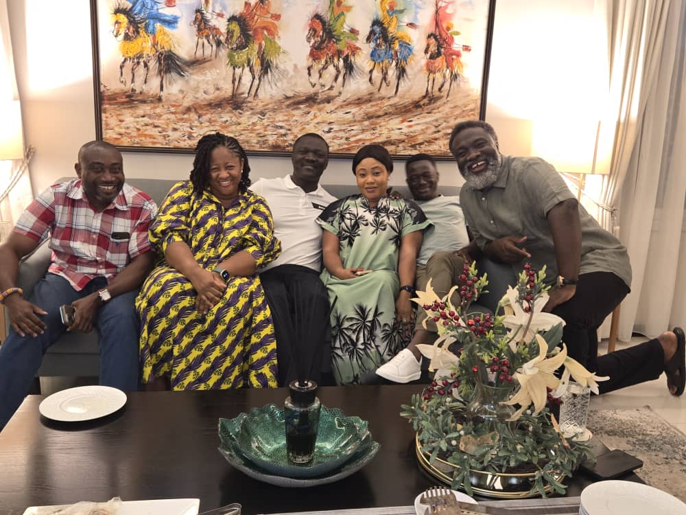 ✨Happy New Month✨

There is no better way to start the month than with a wonderful buddy group. laughter, and good company; bonding, sharing ideas, and celebrating friendship. 💙
