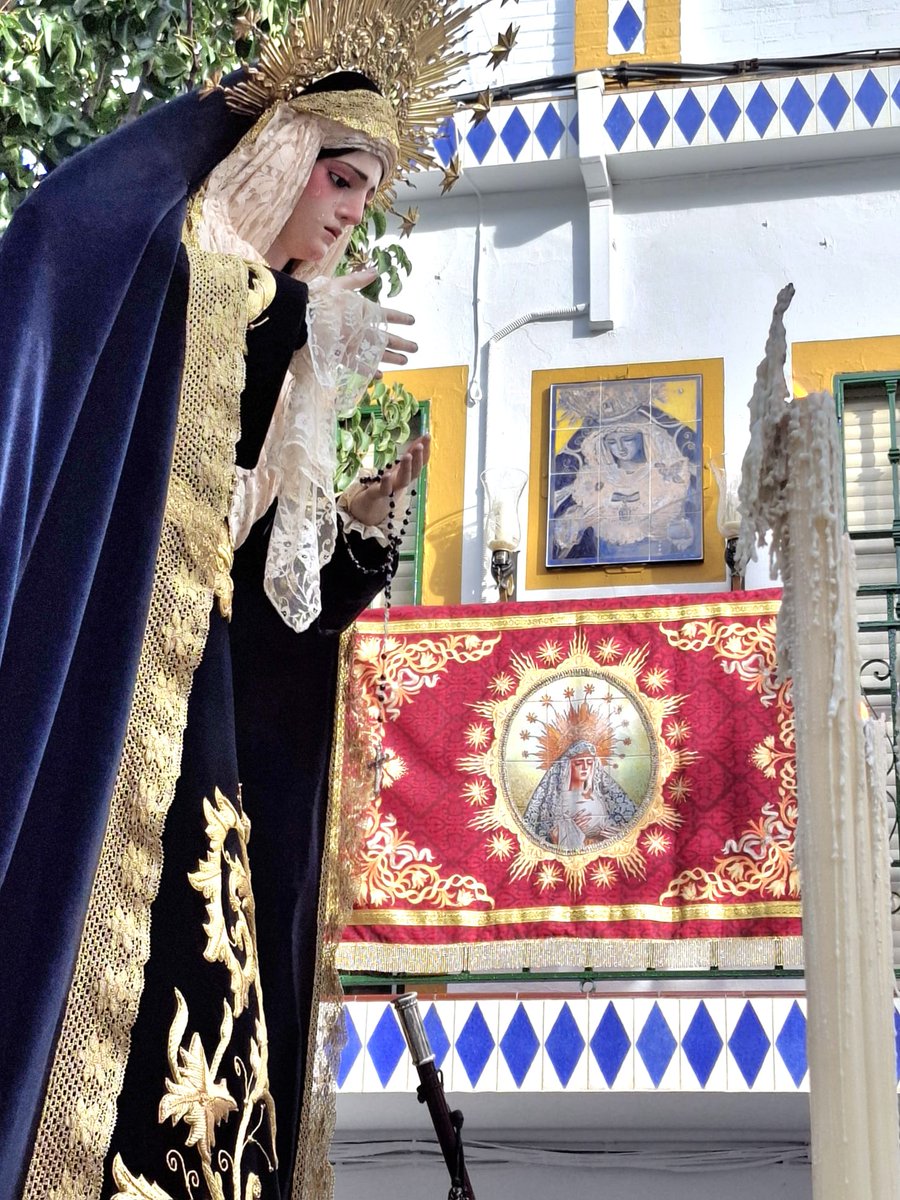 camascofrade's tweet image. 📂 En Imágenes: Traslado de la Virgen de los Dolores al Cementerio para la Misa de Difuntos

📷 Jorge González y Emilio Guerrero 

🕯️ #TDSCofrade #Camas #DoloresCoronada #PatronadeCamas #FielesDifuntos
✝️ @GranPoderCamas @JuvSacramental

🔗 camascofrade.com/2025/11/en-ima…