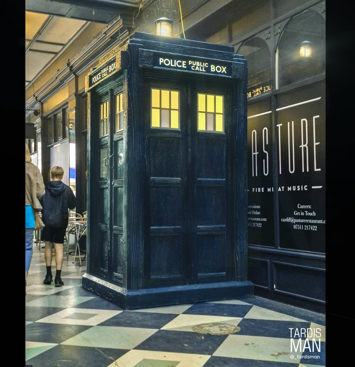 TARDISman550's tweet image. So this weekend the TARDIS was on display at the Cardiff's High Street Arcade to celebrate the citys 70th 

decided would be a good photo to comp my custom box into 

Rendered in keyshot

Enjoy folks 

#TARDIS #DoctorWho #3DModel  #anniversary #RussellTDavies #Photoshop