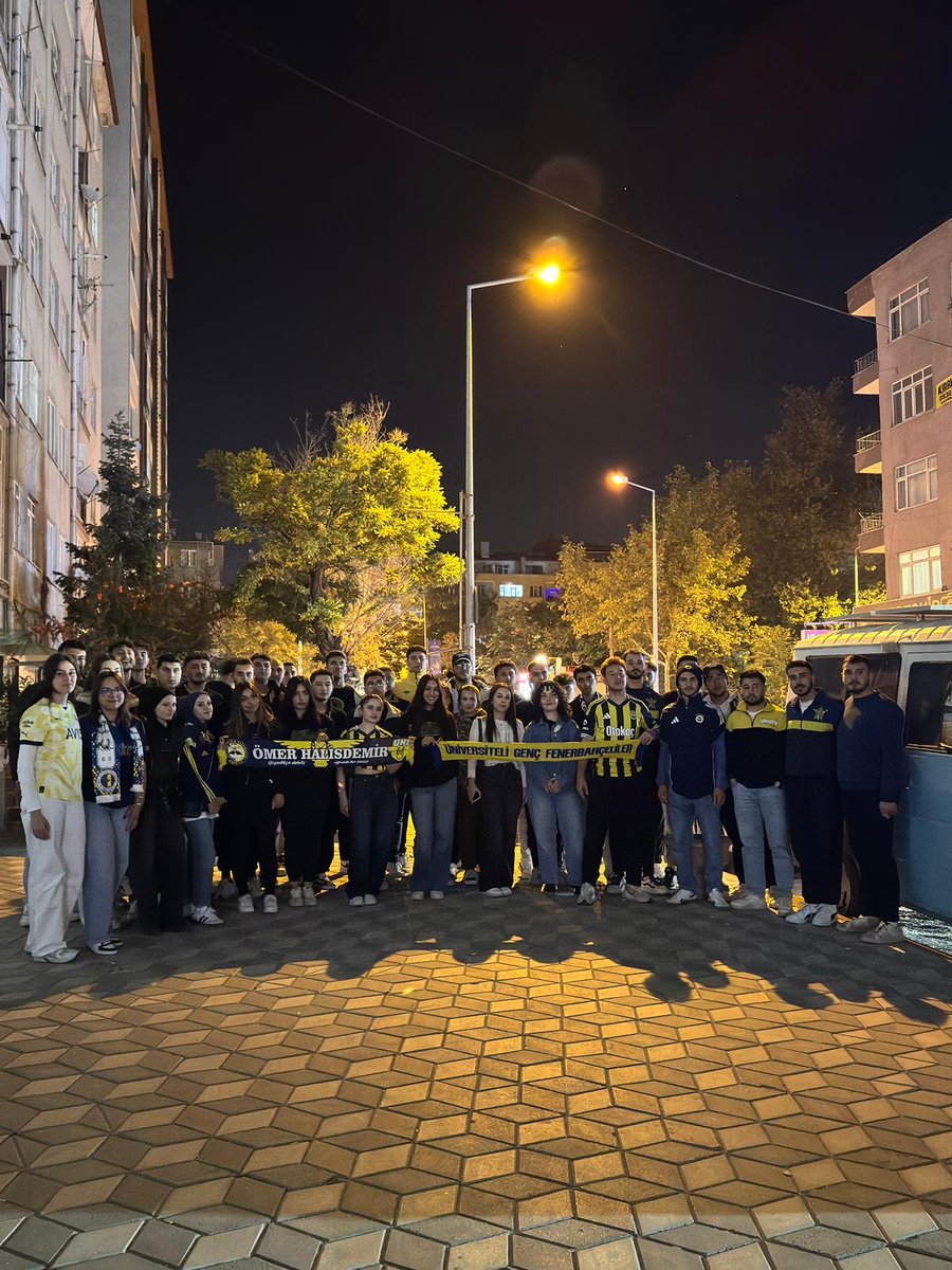 SAMİYENDE İNÖNÜDE KRAL BİZİZ BU ALEMDE 

ÖMER HALİSDEMİR UNIGFB olarak Fenerbahçe’mizin jimnastik kulübü ile olan maçını hep birlikte izledik.