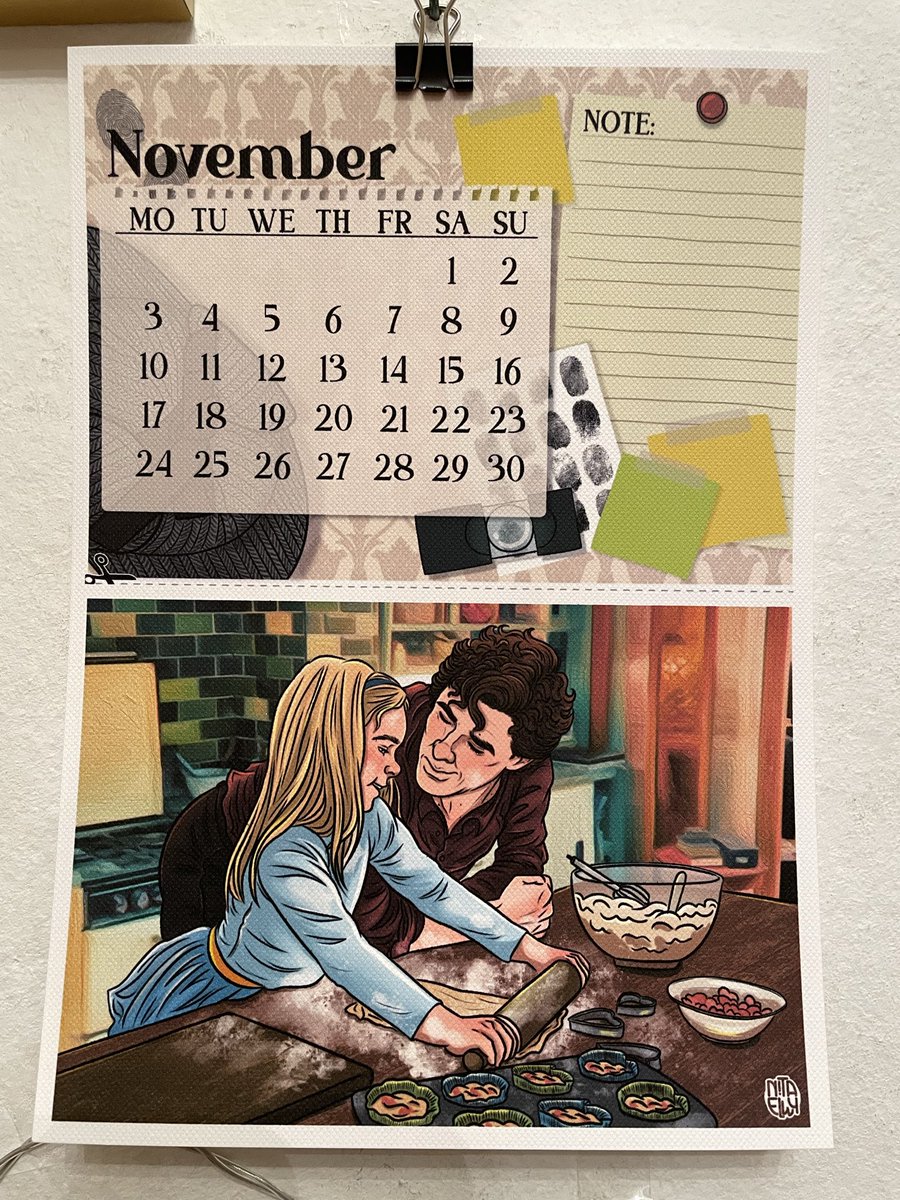 What a lovely pic for November.🥰 That’s exactly what I do this month: baking Christmas cookies and decorate.🎄🍪 I wish Sherlock would help me as well.😅 To all my friends: make yourself the coziest November possible! #Sherlock #fanart <a href="/NitaElwyArt/">ṈIΓΔELWɎΔRΓ</a>