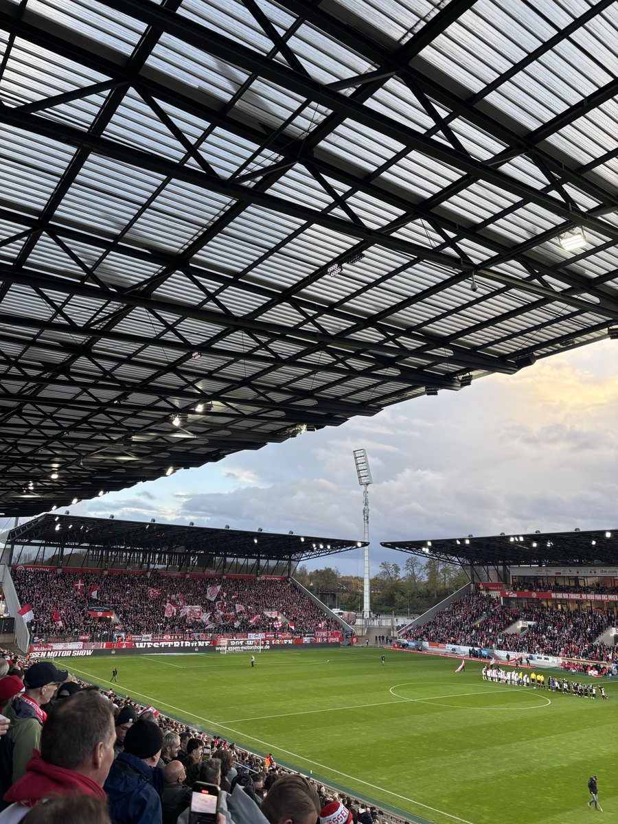 CasperDGS's tweet image. De zondag doorgebracht in het Ruhrgebied. 🇩🇪⚽️