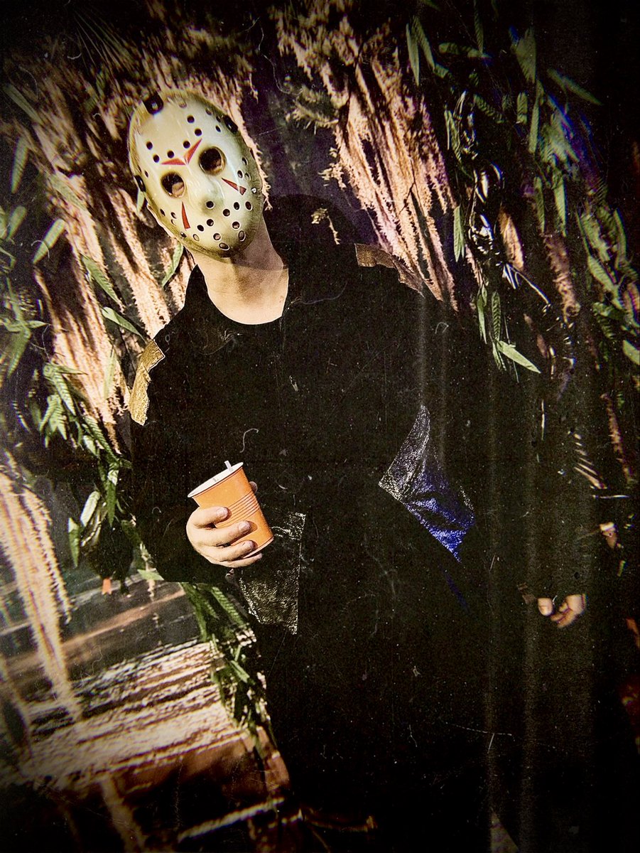 Out and about in the neighborhood yesterday. 🔪🪓🎃
#bigswede #halloween #jasonvoorhees #fridaythe13th  #producer #recordingstudio #composer #songwriter #musiccatalog #drummer #mixing #mastering #multiinstrumentalist #dj #sounddesign #bigswedestudios #lasvegas