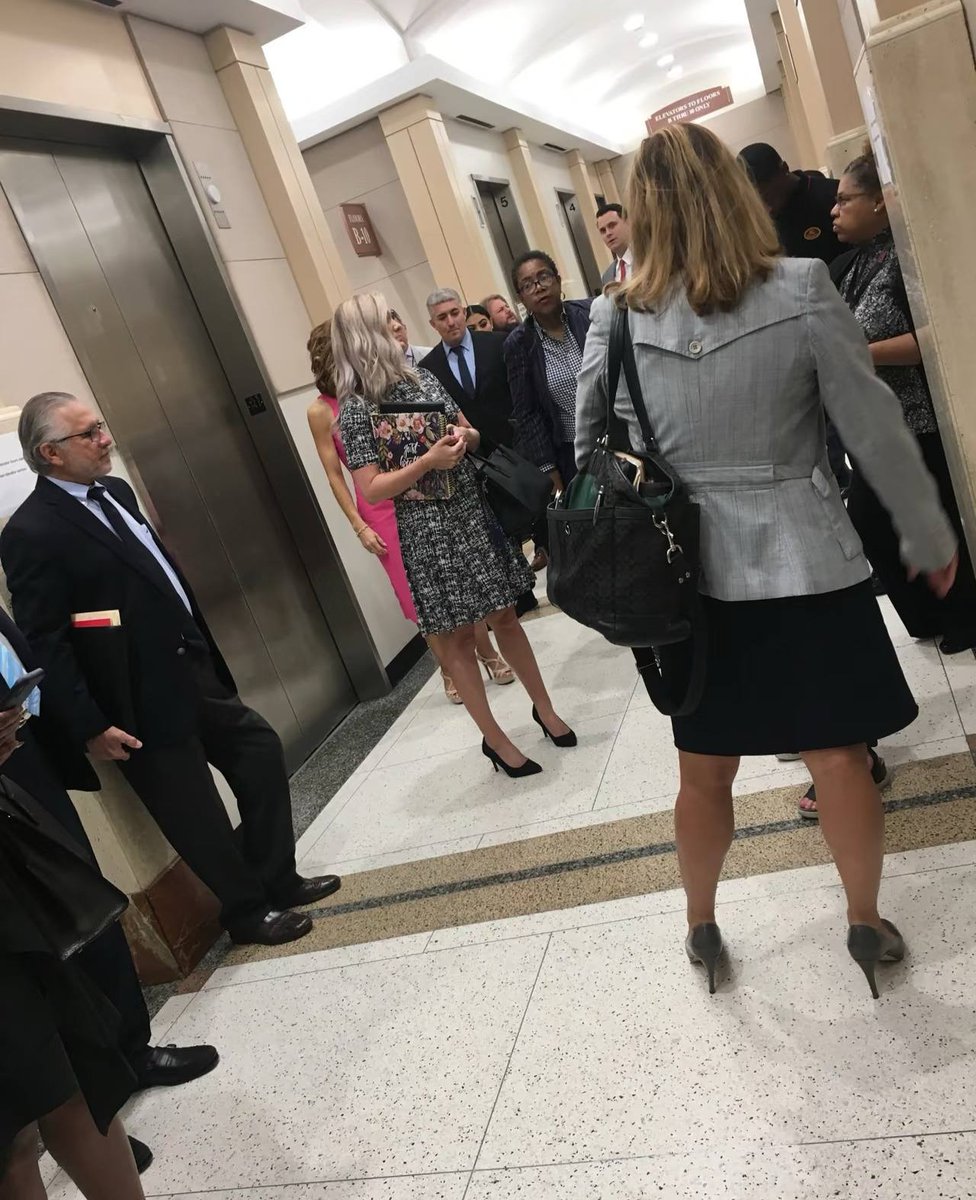 Elenababy0925's tweet image. No barriers in communication, efficiency is the key. #EfficientCommunication #WorkplaceEssentials