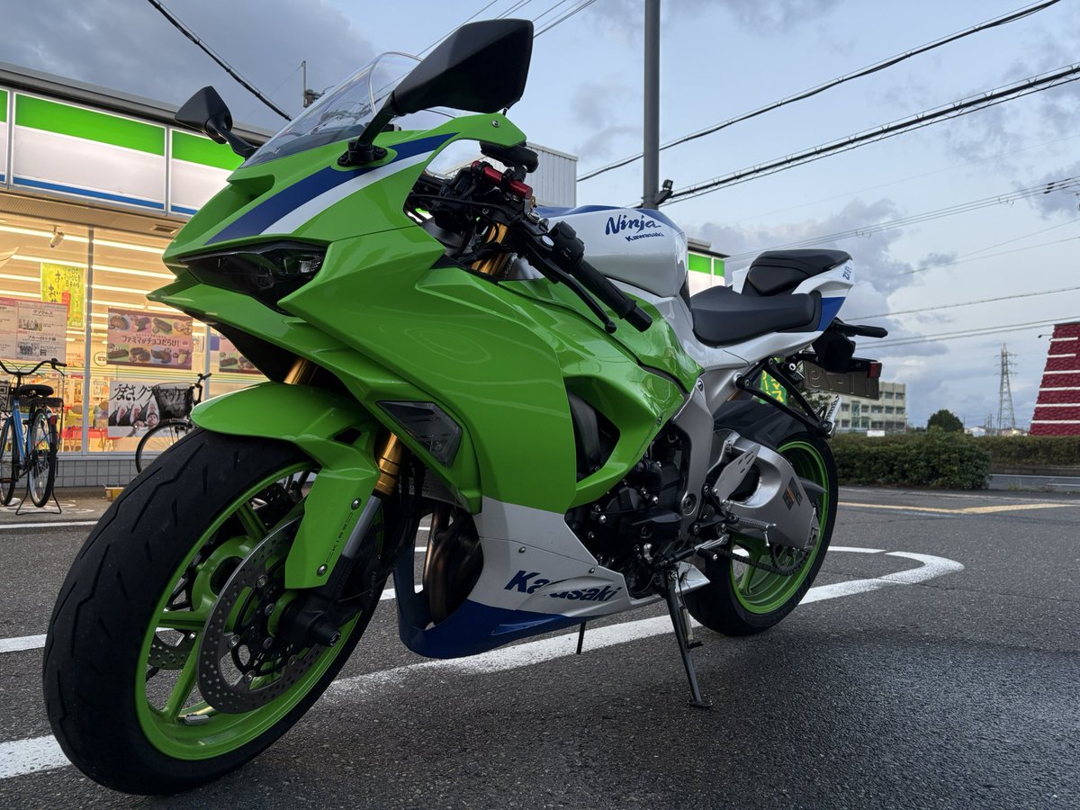 ta_ko800's tweet photo. 大阪in
これから友達と合流して和歌山まで🏍
ほんと一気に寒なったなぁ、なめてた🥶 https://t.co/qR6Etb6BSs