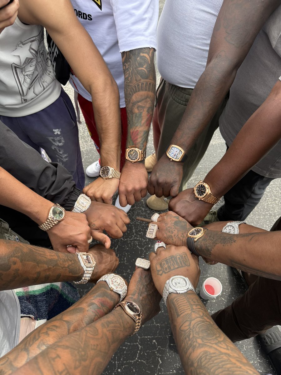 CEO,OOO,OOO tweet media