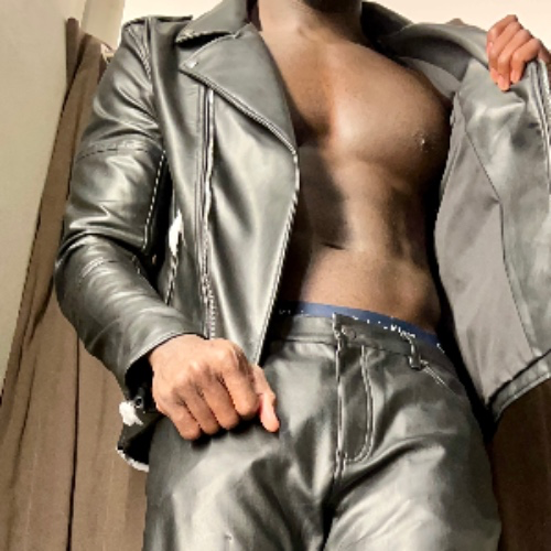 I just received Leather Jacket from Anonymous via Throne. Thank you! throne.com/cmwesleypipe #Wishlist #Throne