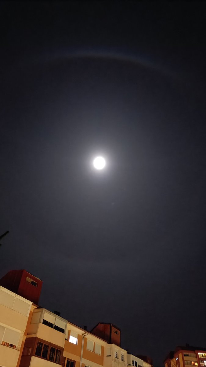 Se aprecia un ligero halo lunar desde Vigo

<a href="/puestadesolvigo/">PuestadesolVigo</a> <a href="/RedmeteoP/">Redmeteo</a> <a href="/SESEIXA/">Seseixa</a> <a href="/MeteoredES/">Meteored España</a> <a href="/MeteoGalicia/">MeteoGalicia</a>