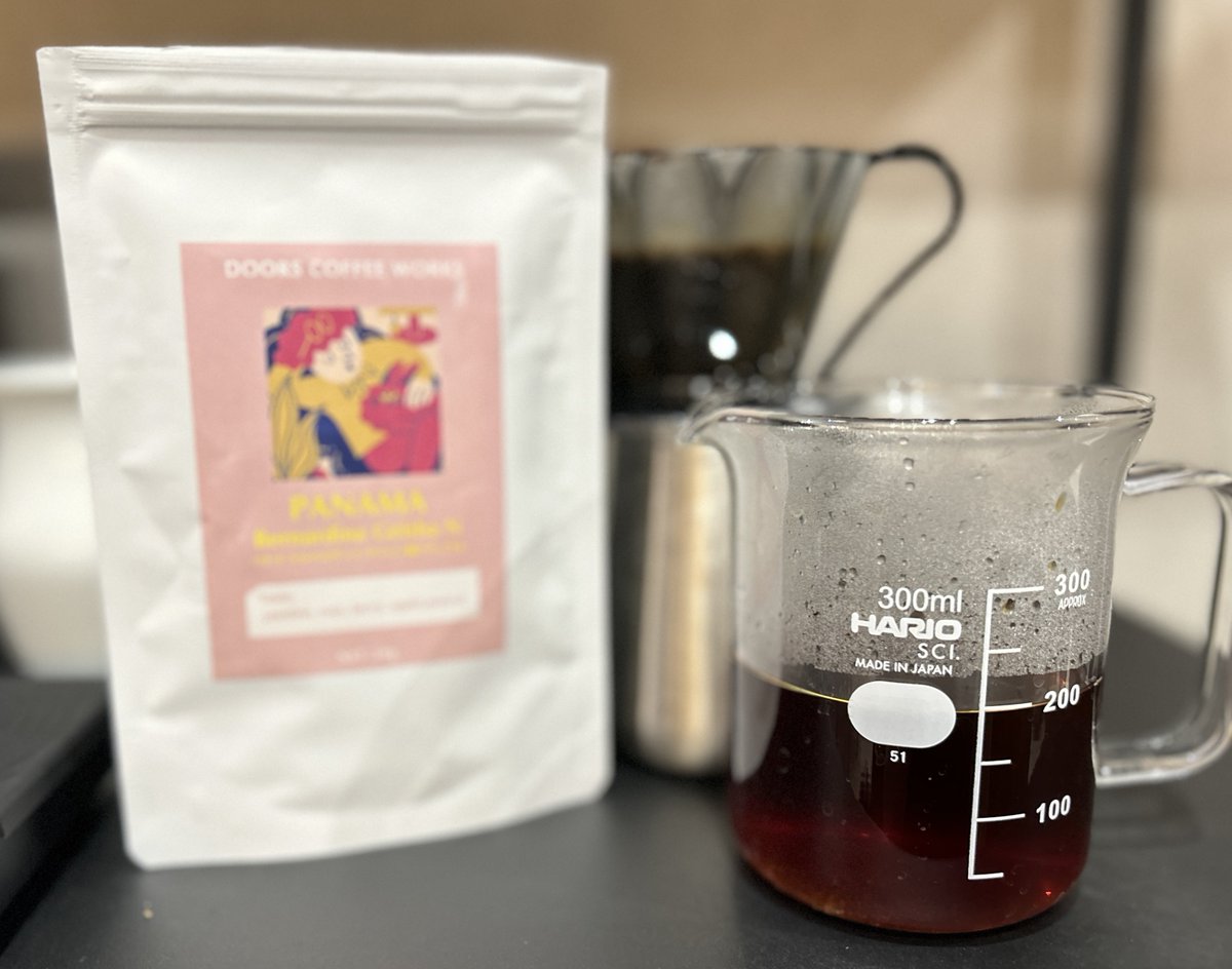 ryohe_kw's tweet photo. Panama🇵🇦Bernardina Geisha Natural
DOORS COFFEE WORKS
ちょっと前に手に入れたものが冷凍庫に残っていたので、朝コーヒーはベルナルディナ。バラですね🌹よきアシディティで優雅な気持ちになれます。今日は全国統一小学生テストですね🥺 https://t.co/eXWkt9zME9