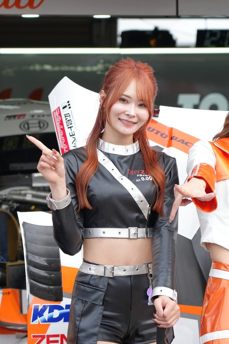 dukun7373's tweet image. #スーパーGTもてぎ
 #桐生もえこ さん @mamimumemoepii 
もえぴの予選と決勝で髪色が違うからびっくりした😳