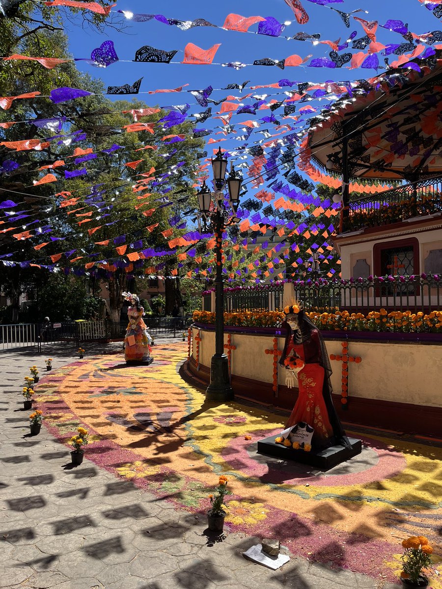 Day of the Dead festival still going strong in San Cristóbal de las Casas, Chiapas <a href="/VisitMex/">Visit México</a> <a href="/coxandkingsUK/">Cox & Kings UK</a> #Mexico 🇲🇽💀☀️