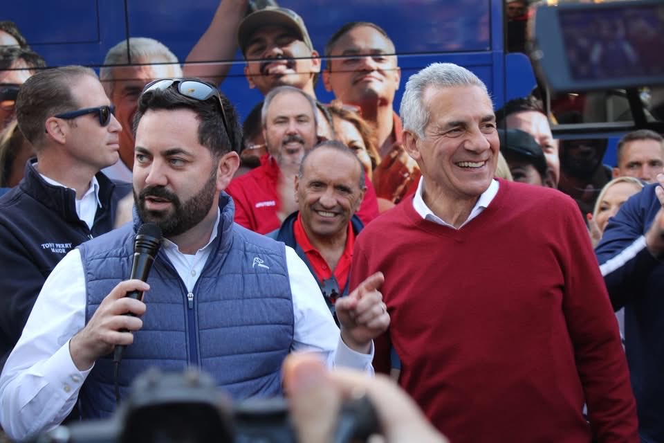 Jack4NJ's tweet image. Incredible energy today in Middletown, Monmouth County! 
You can feel it — New Jersey is ready for change! 🇺🇸

More than 50% of people agree: we’re on the wrong track, and in just over 48 hours, we’re going to prove it. This movement is growing by the day, and the message will be…