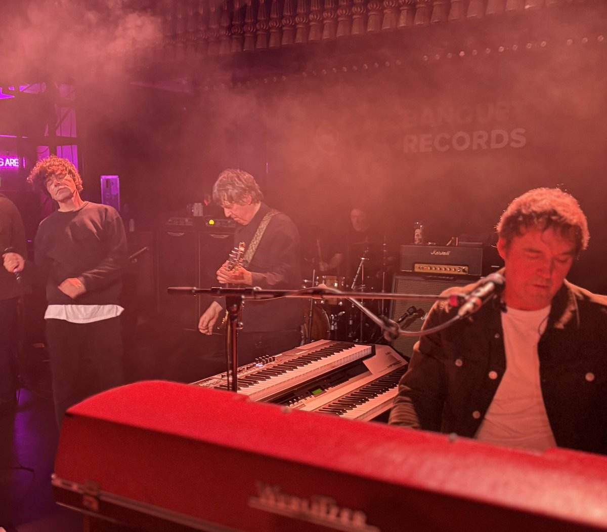 NickBruzon's tweet photo. Safe to say The Charlatans absolutely smashed it tonight. New songs sounded ace - the older ones, immense.
And they snuck in Then which is only ever a wonderful thing😍
Top marks @Tim_Burgess @thecharlatans https://t.co/P5MraI4Azv