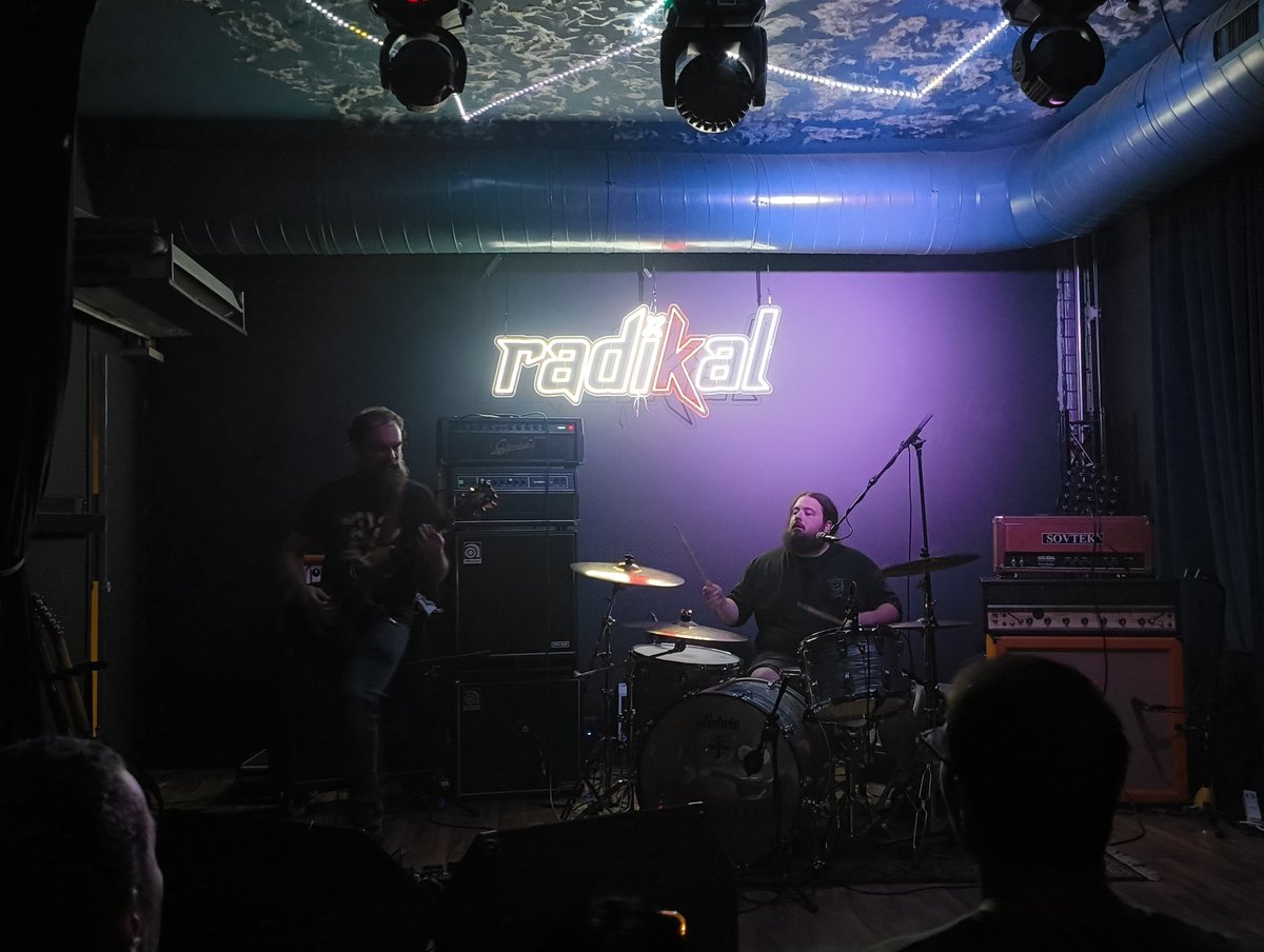Santacreu + Boveda del Sol + UDOL
🤘🏼Concertàs d'avui a la sala radikal de Granollers.