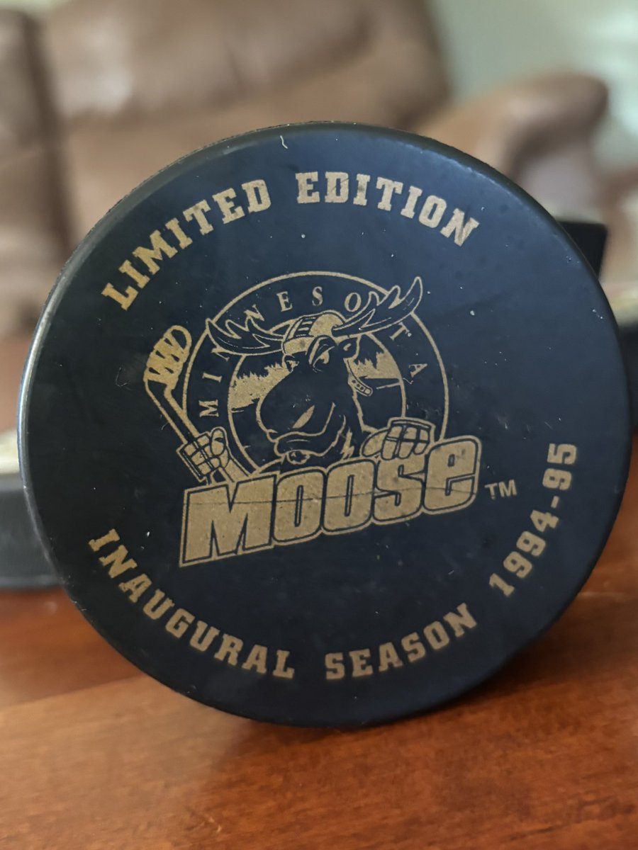 PaulAllan5's tweet image. Loved/love that logo!!!!! #Smarmy @ManitobaMoose