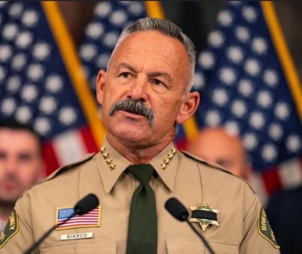 CharlieK_news's tweet image. 🚨 JUST IN: Sheriff Chad Bianco sends a powerful warning to America:

“As a California Sheriff, let me make this perfectly clear to those in the 49 other states —
You do NOT want Gavin Newsom as President someday.
Do NOT give this man the chance to do to our country what he’s…