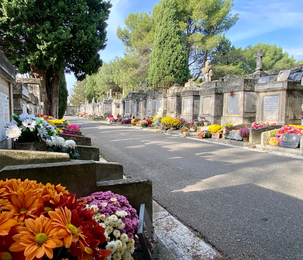 🪦 En ce #2novembre, nos pensées vont à tous ceux qui nous ont quittés, plus particulièrement ceux partis cette année.

👉 Qu’ils reposent en paix… 🕊️