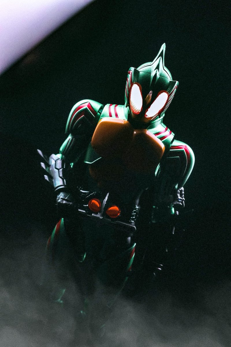 AdityoRstu's tweet photo. The photographer                   The shots https://t.co/9HhwFeOeOU