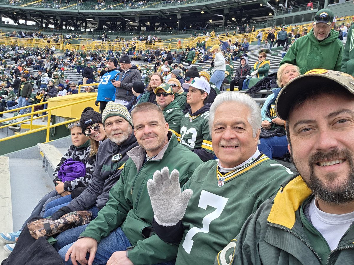 #getloudlambeau
