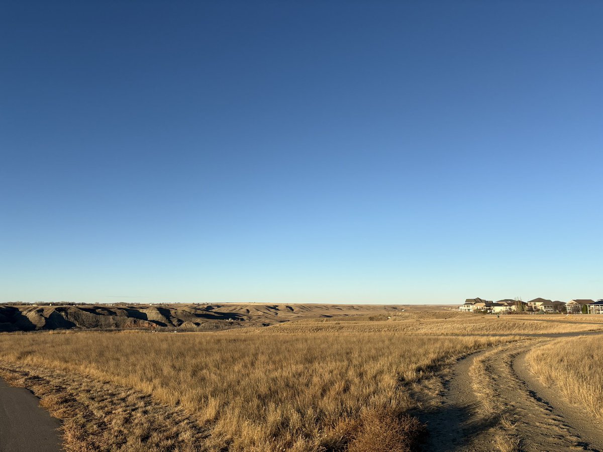 Beautiful Sunday morning. #sharethetrailredcliff #autumninalberta #southsaskatchewanriver