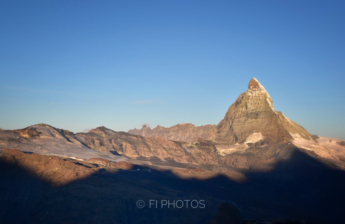 Shadow dawn hut ©️ Fi Photos. Mountain mornings like this are always worth an early start #Gornergrat to #Hornlihitte #Matterhorn #MonteCervino