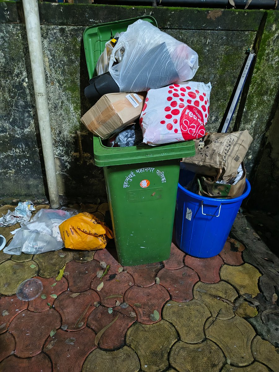 BMC Garbage Trucks Have Not Been Collecting Waste Regularly ,Leading to Litter Scattered Across.
Location: Dream House Bldg Hanuman Road IIT Market Powai