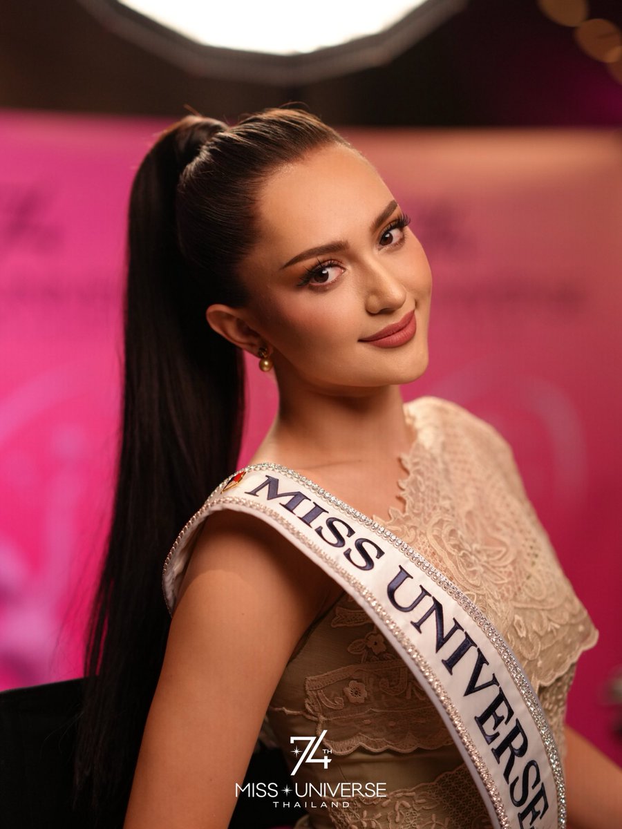 LEFT OR RIGHT ? /

ให้เลือก ซ้าย 🇹🇭 หรือ ขวา 🇵🇭

✨Veena Paweena Singh #MissUniverseThailand2025
✨Ahtisa Manalo #MissUniversePhilippines2025

| #MissUniverse2025
| #74thMISSUNIVERSE
| #MissUniverse