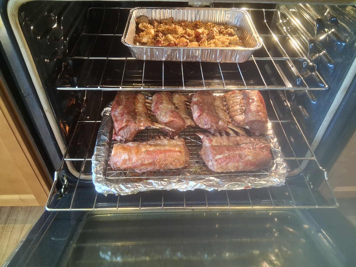 My mom's favorite but she only buys rack of lamb for her birthday😅 she is super excited I bought her some 😀😋