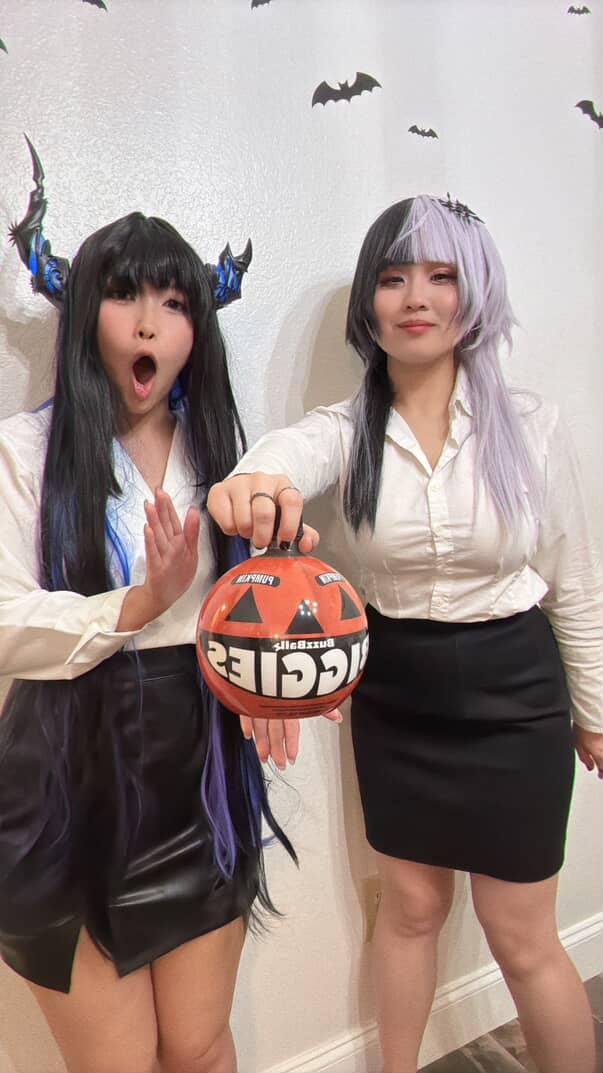 leli_rion's tweet image. Holo Advent office ladies giving you drinks after a long day (they&apos;re gonna get you blacked out) 🥴

Nerissa:@ameviolegrace
#HoloAdvent #Shioraven #RavenCrafts #ShiorinSketch