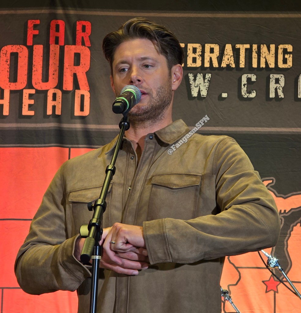 When <a href="/JensenAckles/">Jensen Ackles</a> hurt his trigger Finger ouch (it's a theme today) <a href="/jarpad/">Jared Padalecki</a> #spnnash