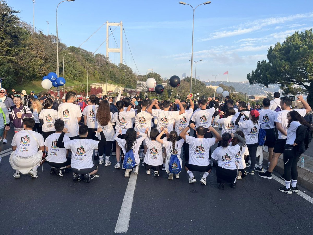 ozgesengur's tweet photo. #SendeKansereDurDe 
@kosaradimlosev
@losev1998 

47. İstanbul Maratonu’nda LÖSEV için Koşuyoruz! 💛
Destekleriniz için👇
https://t.co/041fFD8SP6 https://t.co/Hatb2ug3UO