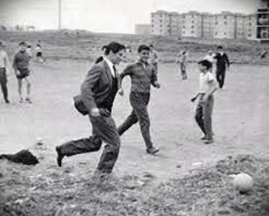 “Lo sport ha senso praticato dalla gente, in mezzo ad essa". 
#PierpaoloPasolini