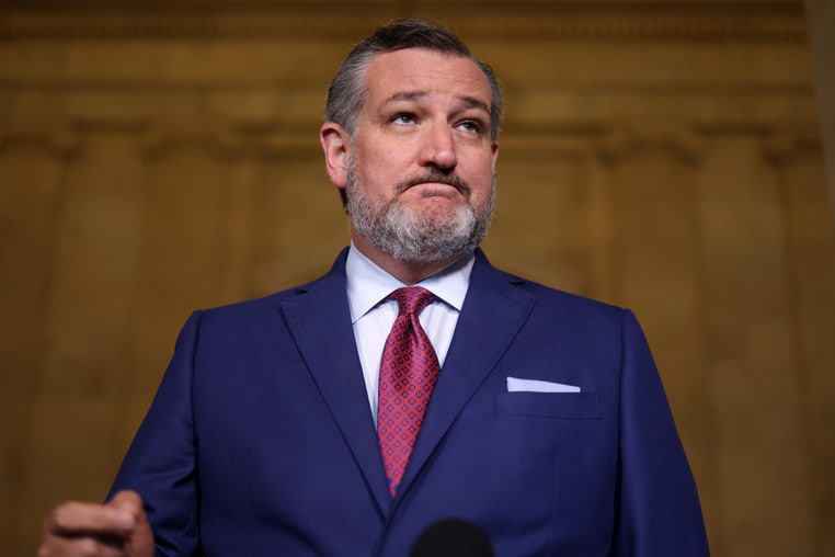 ABD'li Senatör Ted Cruz:
Tanrı'nın İsrail halkına verdiği vaatler hala geçerli. Yahudiler seçilmiş halktır.
 Hz. İsa bir Yahudiydi. Bir Hristiyan Siyonist olmaktan gurur duyuyorum.
 Amerikan halkı, İsrail'in öldürdüğü her Hamas üyesi, her Hizbullah üyesi ve Devrim Muhafızları