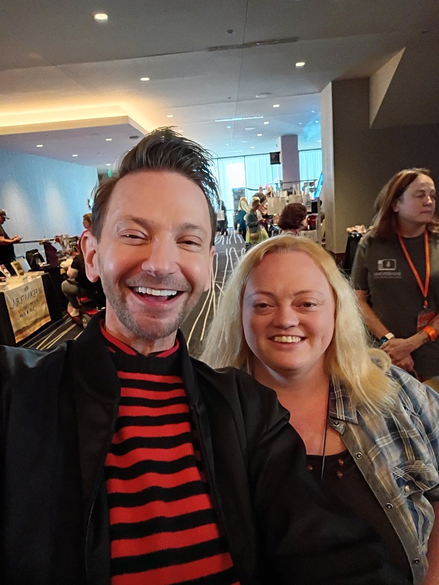 lynn89_s's tweet photo. Selfie with DJ he is so fun, funny and kind. I ❤️ DJ, he is the best. #spnnash2025 @CreationEnt @cw_spn https://t.co/t2h3OShipH