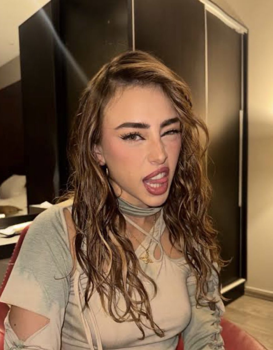 Famous Streamer ‘Pereira’ is rumored to be dating with the singer ‘Nicky Nicole’