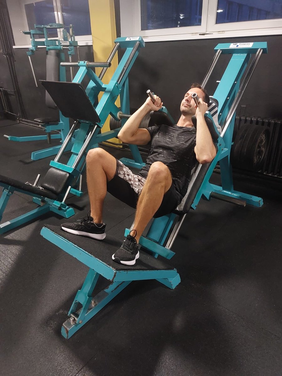 KamilTuma's tweet photo. Osobní tréninky v OLD School GYM ...💪🏻
➡️ https://t.co/OWM1opK9cj
➡️ https://t.co/cxvPu9woPj
➡️ https://t.co/gavtSvic51
#training #fitness #gym #personaltrainer #mladaboleslav #oldschoolgym #allpower https://t.co/kvT8Hu4U5v