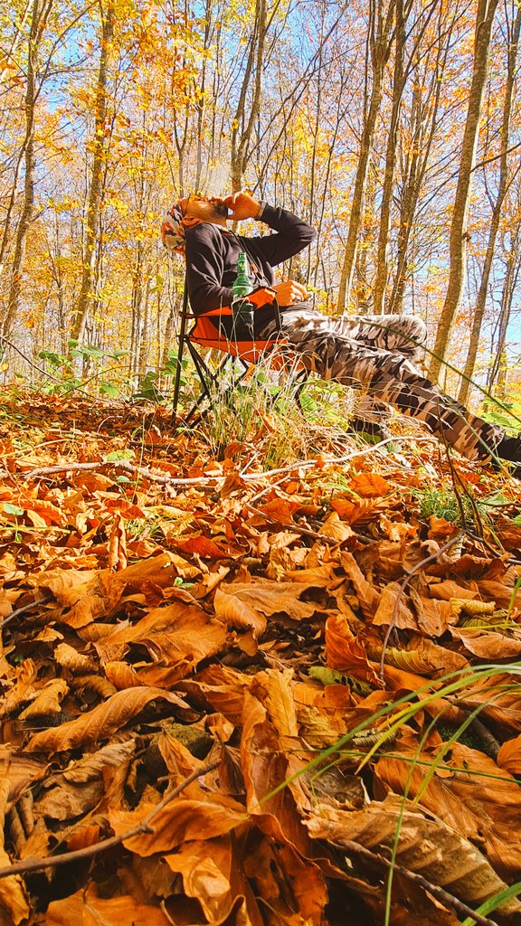 Hayatı kimselere dokunmadan, sessiz ve sakin, yürümeyi arzu ederim. Lakin menzilde barikatlar var; daralan ve ferahlayan geçitler var. Kimine çarpacak ve yaralanacağım! Kimi de çekilecek önümden, yanından usulca geçeceğim. Yanından usulca geçtiklerim, yolunuz açık olsun…
