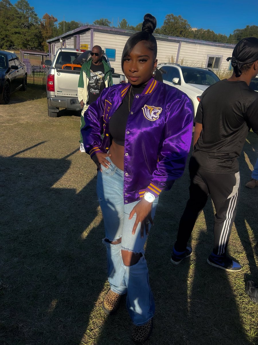 Http_Keeee's tweet image. 1600 Harden Street 💛💜🙂‍↔️