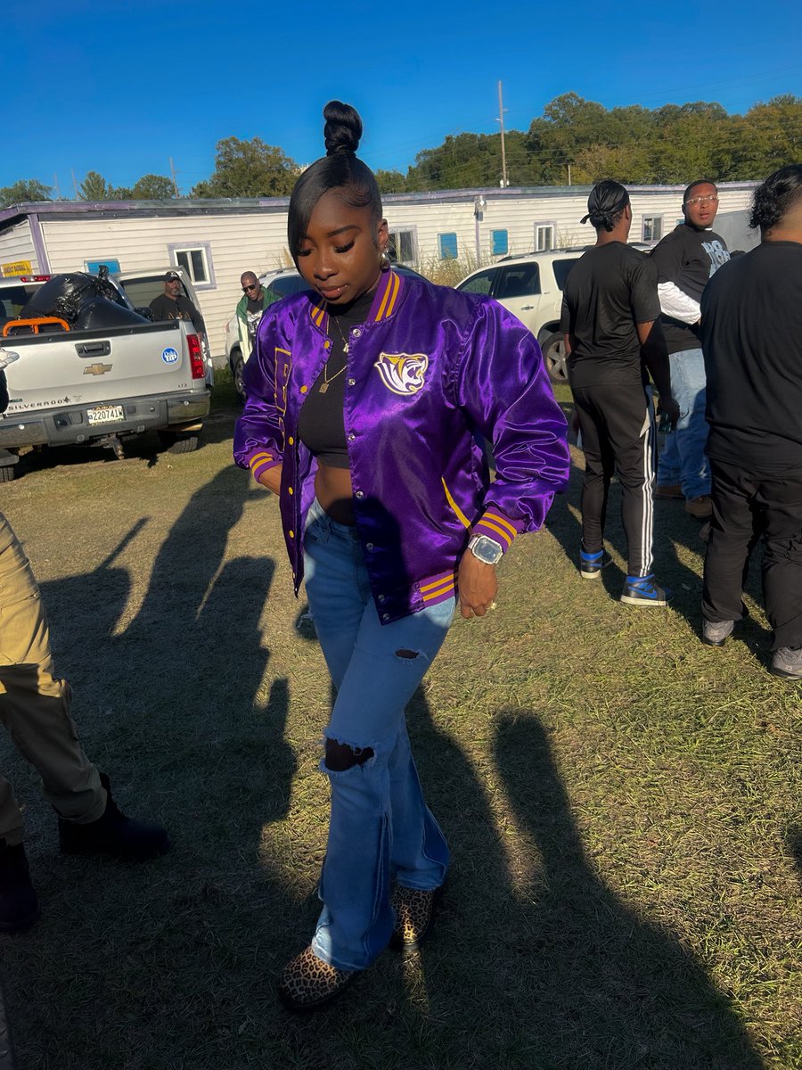 Http_Keeee's tweet image. 1600 Harden Street 💛💜🙂‍↔️