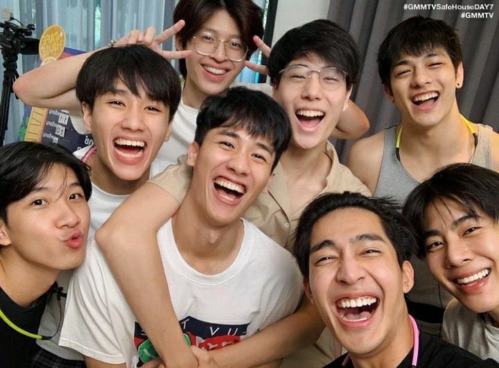 คิดถึงแก๊งเซฟเฮาส์ SS1 เหมือนกัน ลูกมือหาพริกให้พิเต ตำส้มตำ กับ ภูวินเด็กน้อยตั้งใจเรียน ตั้งใจทำงานบ้าน 

PONDPHUWIN SHINE RENDEZVOUS
#PondPhuwinFanconD3