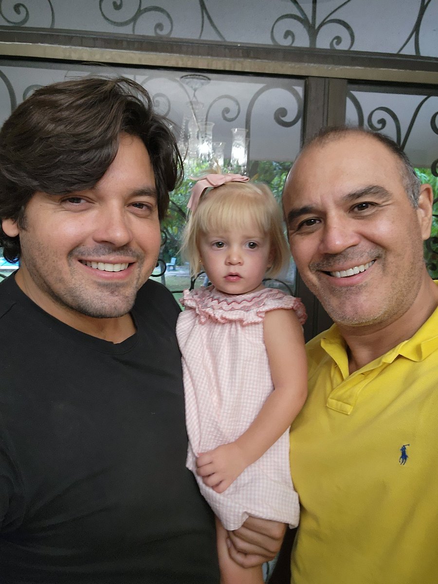 victorcervera's tweet image. Sábado en familia comiendo los deliciosos &quot;#pibes&quot; (con su #Xec para ayudar a la digestión) celebrando &quot; #HanalPixán &quot;
#Yucatán