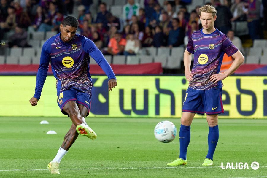 🔛⏱️ ¡Comienza el encuentro! ⚽️  

🔵🔴 FC Barcelona 
🆚
⚪️🟢 Elche 

🎙️ <a href="/plazaro67/">Pedro Lázaro Gómara</a> 
 
🗣️ <a href="/juanjimenista/">Juan Jiménez Salvadó</a>
🗣️ Juan Peña Varela
🗣️ <a href="/JSM_Villalba/">JM Villalba</a>

#BarçaElche
#LaLigaEASports 

📻 <a href="/CanalSurRadio/">Canal Sur Radio</a> 
🌐 csur.red/NQio50TPl07
📱 App